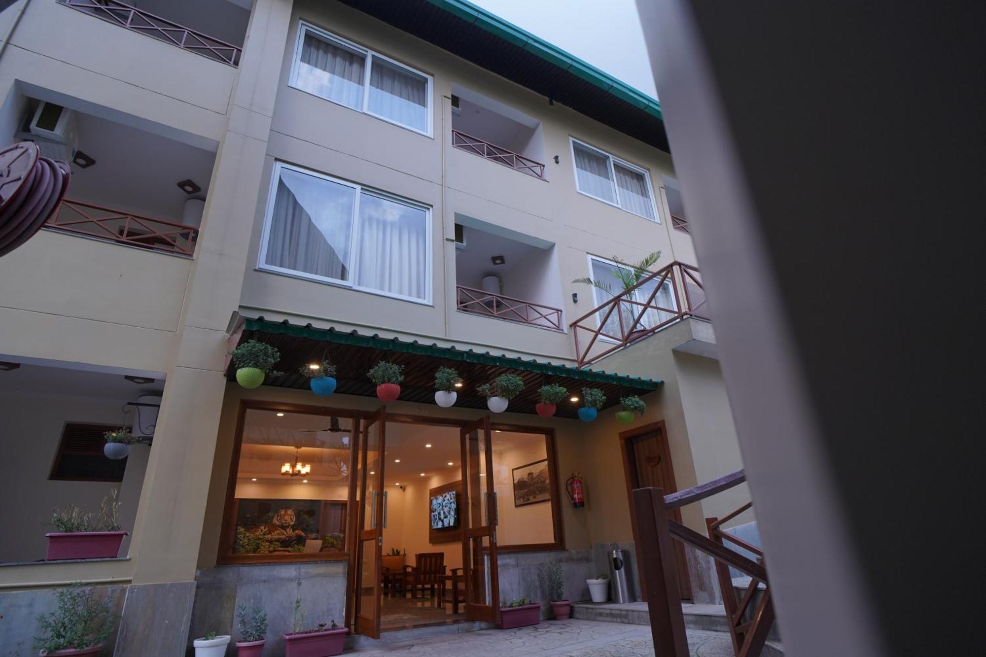 Resorts By The Baagh, Bhīm Tāl Exterior foto